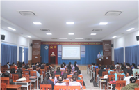 Sinh viên ngành Quản trị kinh doanh chất lượng cao nghe chia sẻ về thành công trong kinh doanh từ Giáo sư Ari Kokko