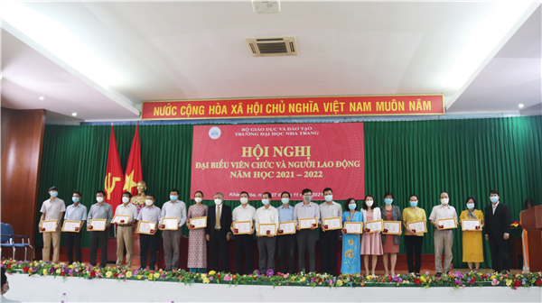 Hội nghị đại biểu viên chức và người lao động Trường ĐH Nha Trang năm học 2021 – 2022