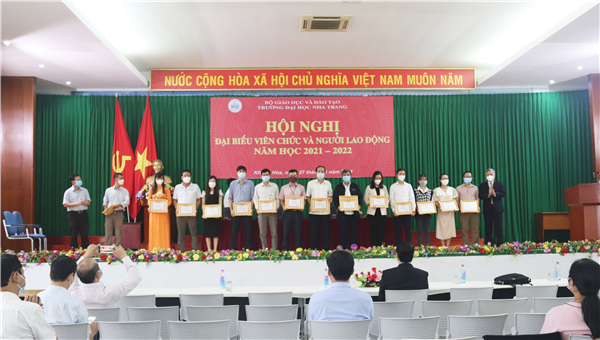 Hội nghị đại biểu viên chức và người lao động Trường ĐH Nha Trang năm học 2021 – 2022