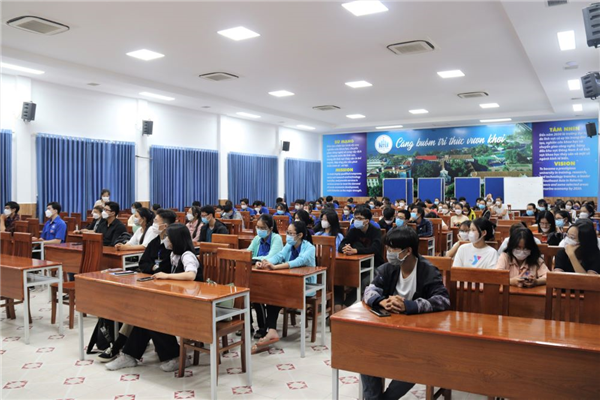 Gần 200 sinh viên tham gia chương trình Tư vấn hướng nghiệp theo chương trình thực tập sinh tại Nhật Bản