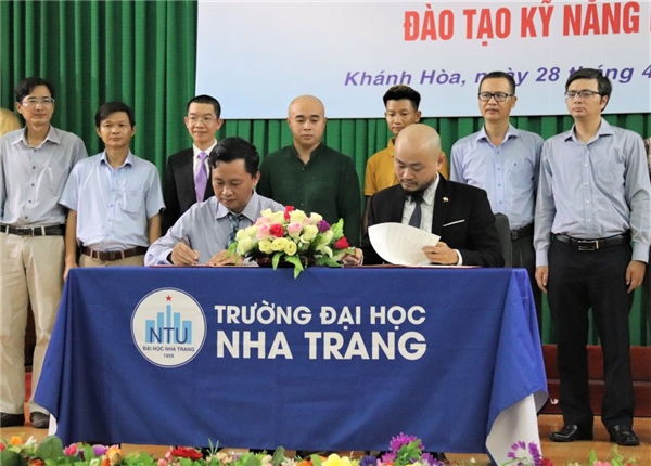 Gần 1000 lượt sinh viên tham dự Ngày hội việc làm năm 2022 tại Trường ĐH Nha Trang