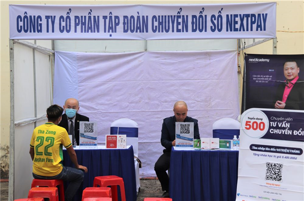 Gần 1000 lượt sinh viên tham dự Ngày hội việc làm năm 2022 tại Trường ĐH Nha Trang