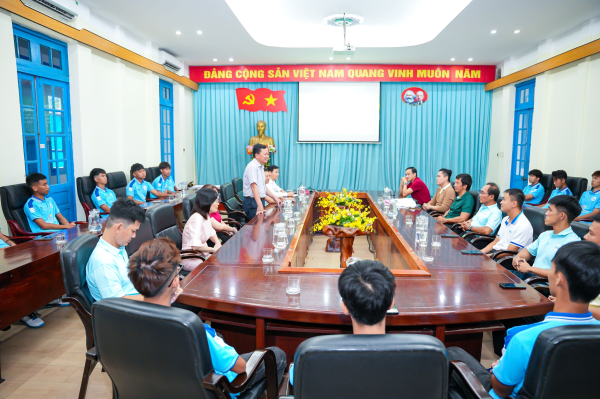 Đội bóng sinh viên Trường Đại học Nha Trang xuất quân chinh phục Vòng chung kết toàn quốc 