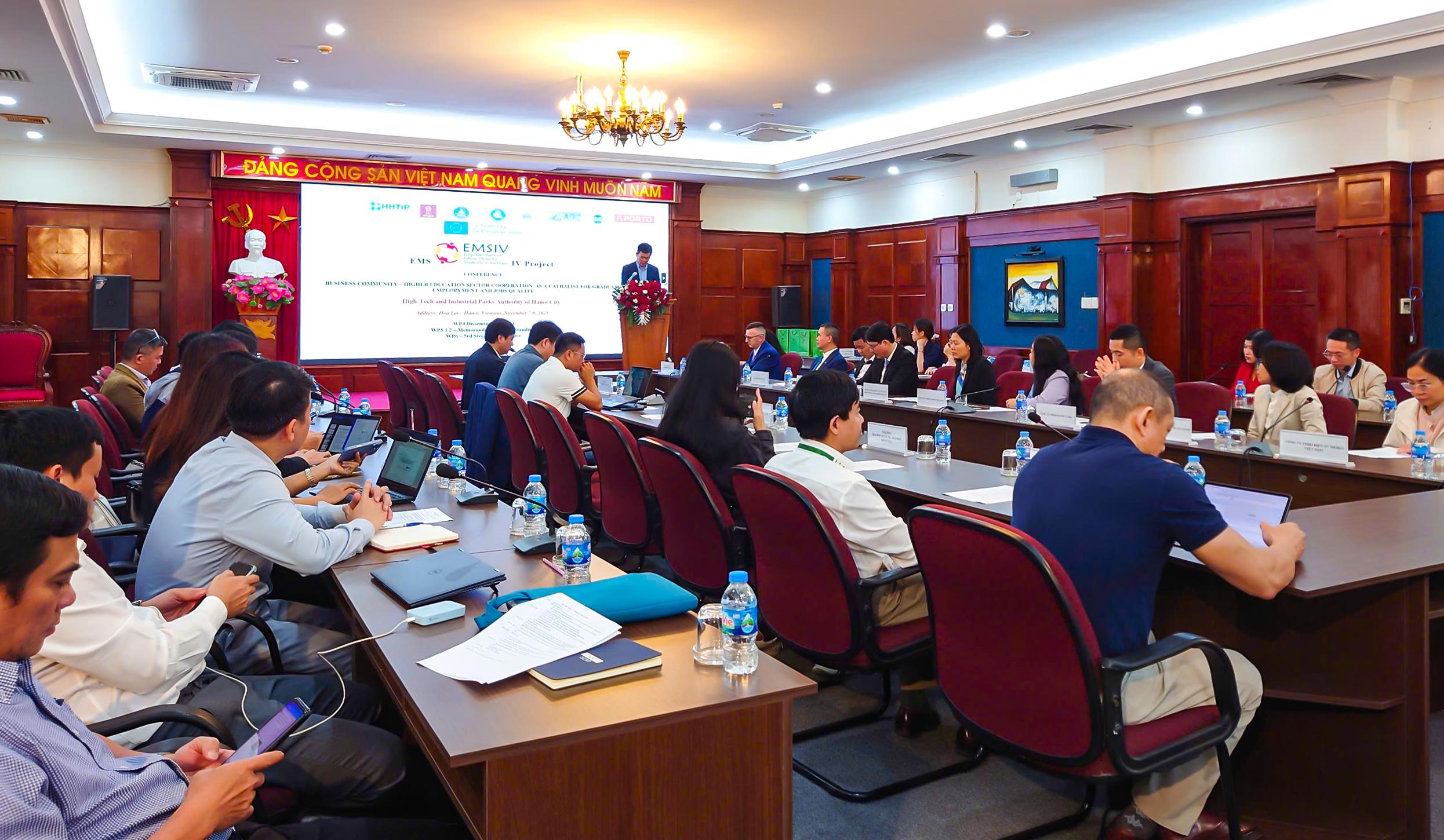 Hội thảo "Cơ hội việc làm tại Ban Quản lý các Khu công nghệ cao và khu công nghiệp thành phố Hà Nội" và Lễ ký kết hợp tác giữa Trường Đại học Nha Trang và Ban Quản lý các khu công nghệ cao và khu công nghiệp TP. Hà Nội