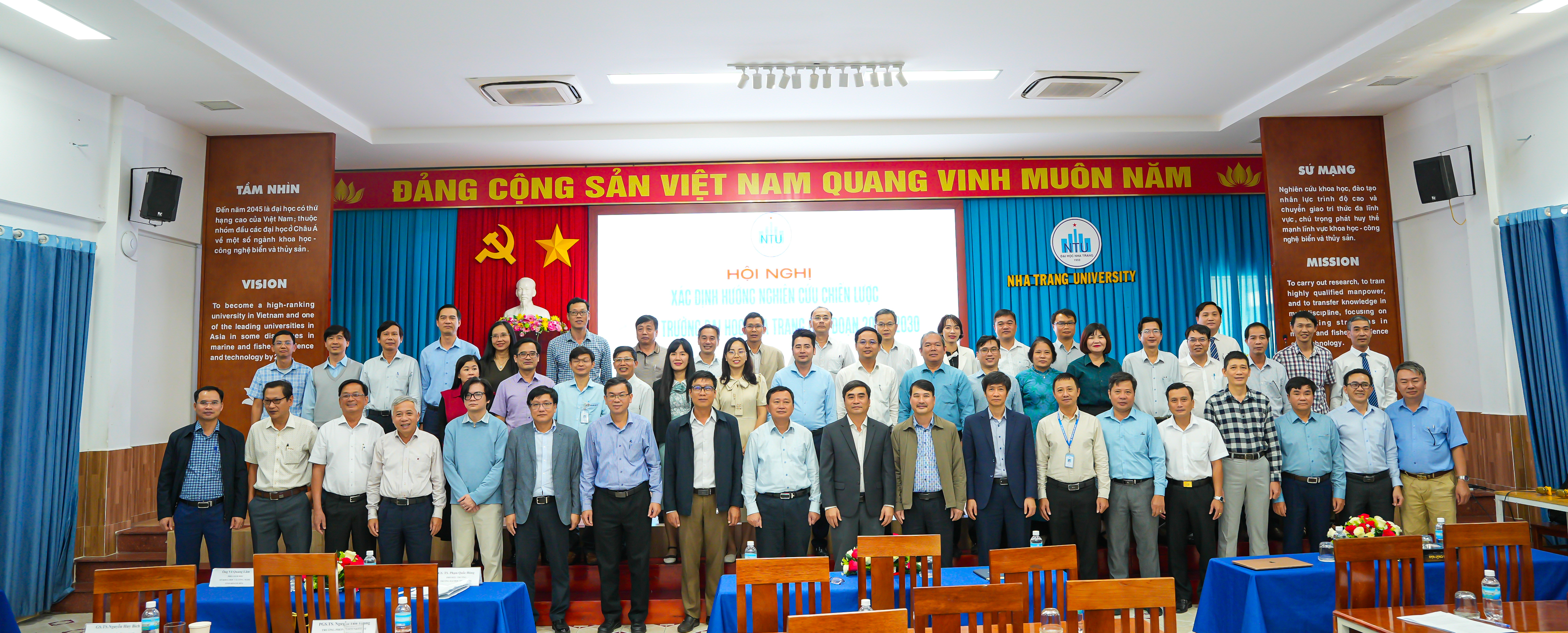 Hội nghị xác định hướng nghiên cứu chiến lược Trường Đại học Nha Trang giai đoạn 2026–2030