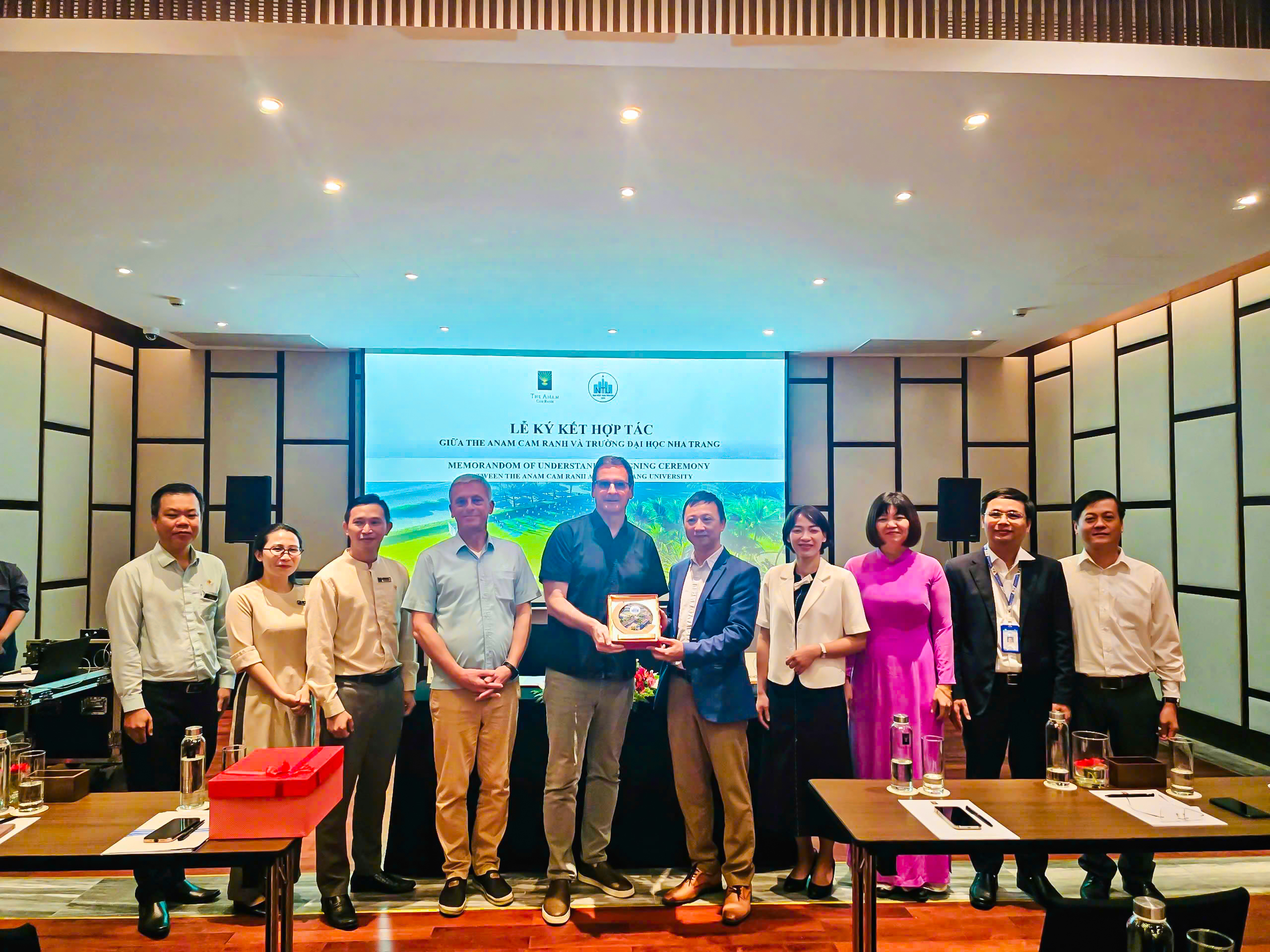 Trường Đại học Nha Trang ký kết Biên bản ghi nhớ hợp tác với The Anam Cam Ranh Resort