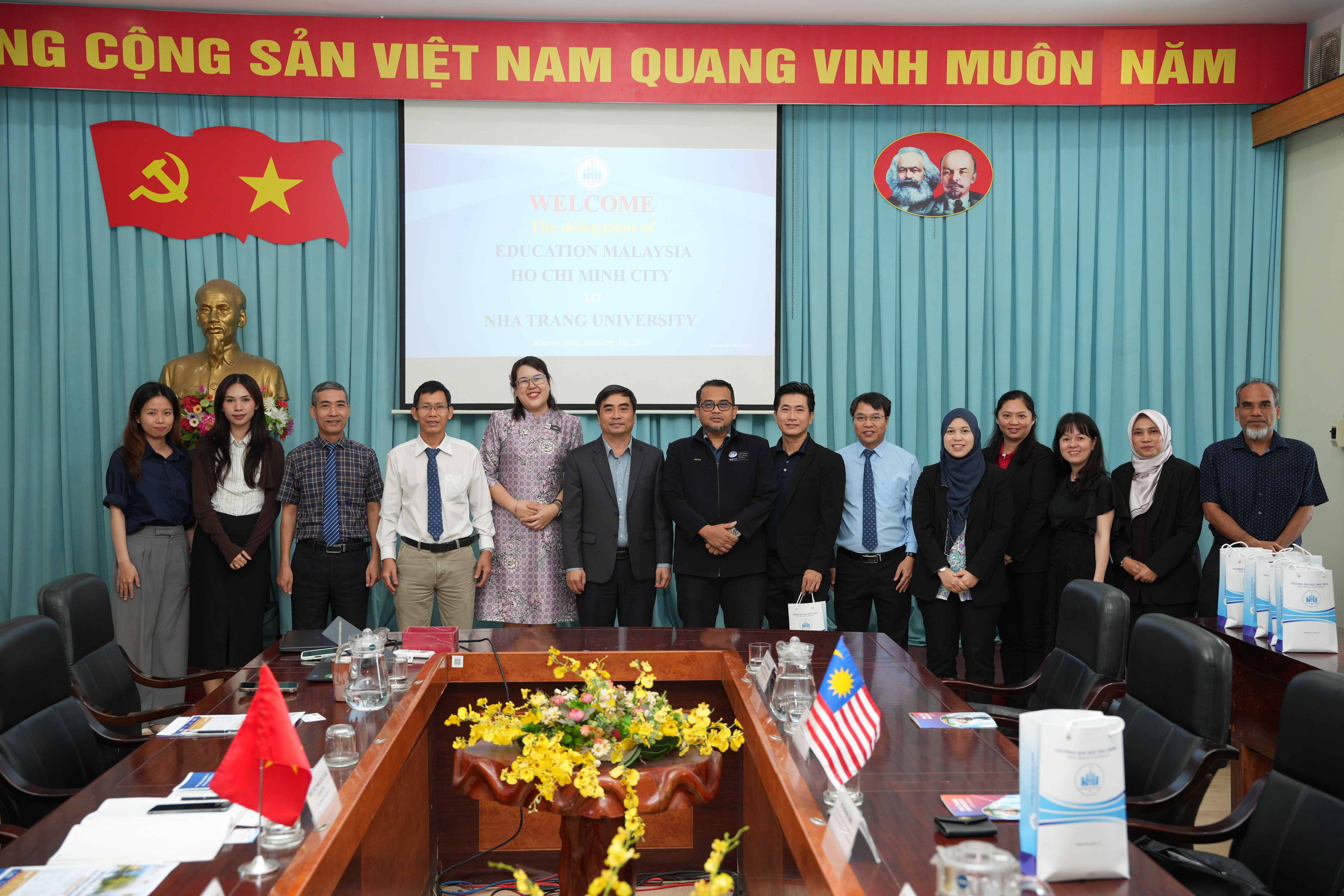 Trường Đại học Nha Trang tiếp đoàn công tác Văn phòng Giáo dục – Tổng Lãnh sự quán Malaysia tại TP.HCM, mở rộng hợp tác giáo dục Việt Nam – Malaysia