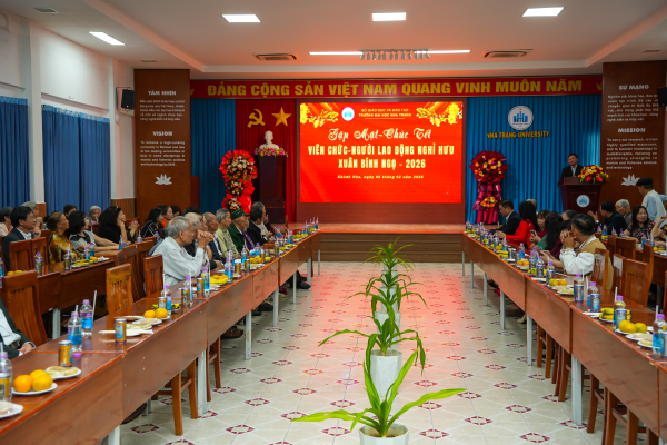 Trường Đại học Nha Trang gặp mặt, chúc Tết viên chức – người lao động nghỉ hưu Xuân Bính Ngọ 2026