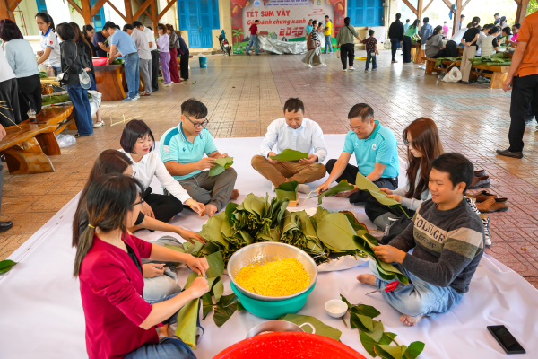 Tết sum vầy – Gói bánh chưng xanh 2026: Lan tỏa yêu thương tại Trường Đại học Nha Trang