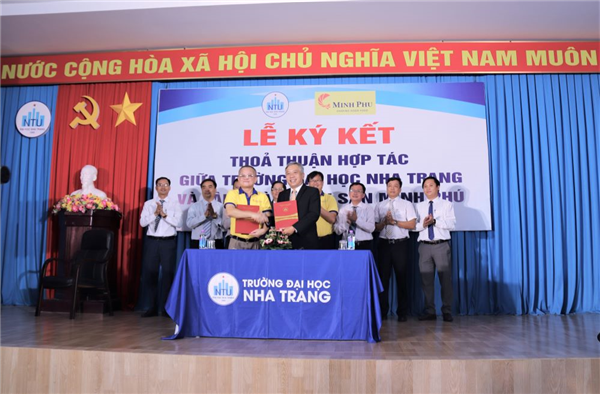 Trường ĐH Nha Trang và Tập đoàn Thủy sản Minh Phú hợp tác thực hiện dự án đào tạo nhân lực ngành thủy sản