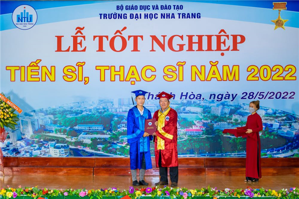 Trường ĐH Nha Trang tổ chức lễ tốt nghiệp đào tạo sau đại học đợt 1 năm 2022