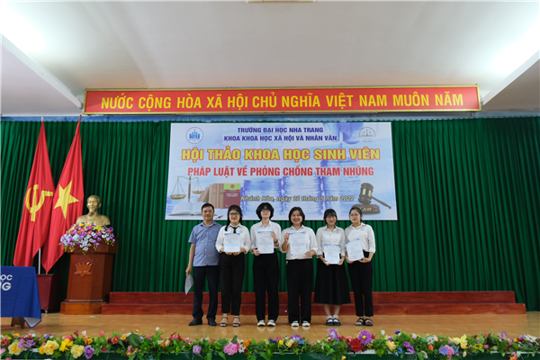 Hội thảo khoa học “Pháp luật về phòng chống tham nhũng”