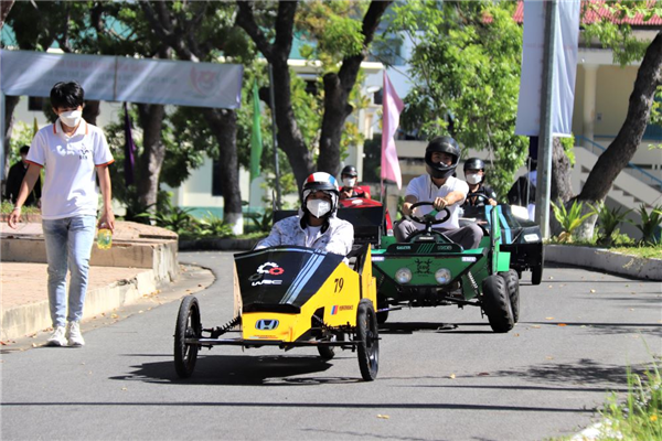 Sôi nổi các hoạt động tại “Câu lạc bộ chuyên ngành” lần 3 của Khoa Kỹ thuật Giao thông