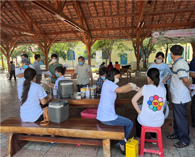 Tổ chức tiêm vắc-xin phòng Covid 19 mũi 4 tại Trường ĐH Nha Trang