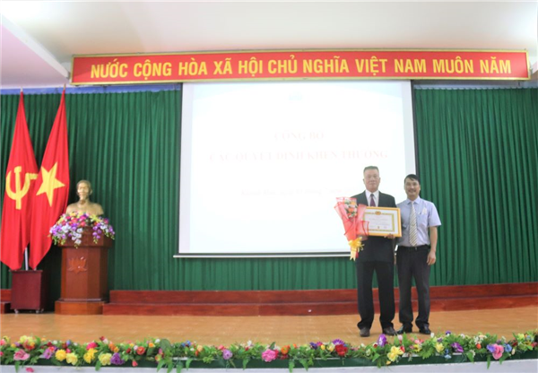 Tổ chức Hội nghị đối thoại giữa Hiệu trưởng với Viên chức, người lao động và công bố các quyết định khen thưởng, bổ nhiệm nhân sự