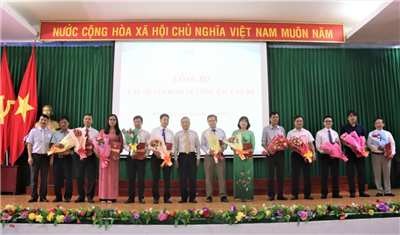 Tổ chức Hội nghị đối thoại giữa Hiệu trưởng với Viên chức, người lao động và công bố các quyết định khen thưởng, bổ nhiệm nhân sự