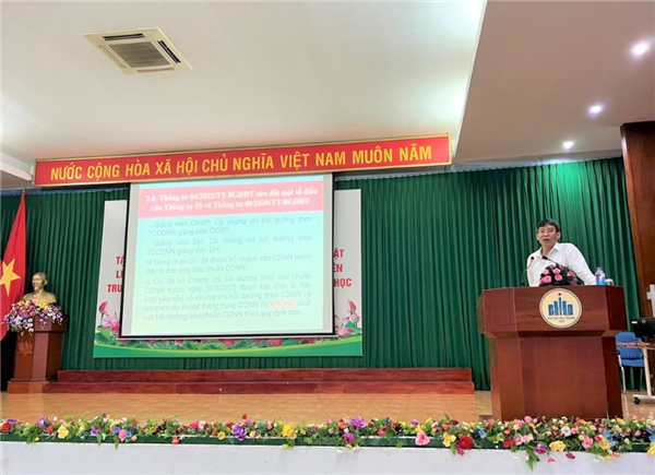 Hội nghị tập huấn triển khai văn bản quy phạm pháp luật cho giảng viên đại học, cao đẳng sư phạm diễn ra tại Trường ĐH Nha Trang