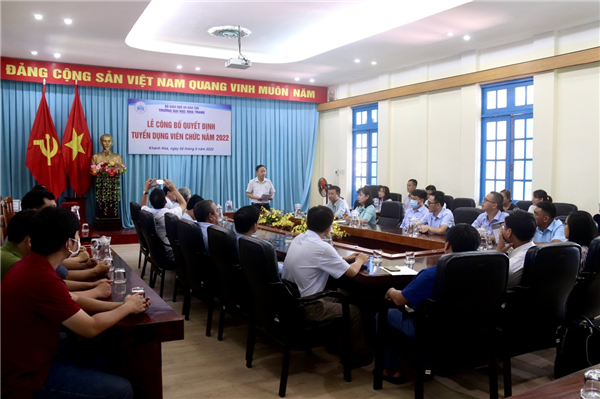 Tổ chức lễ công bố quyết định tuyển dụng viên chức năm 2022