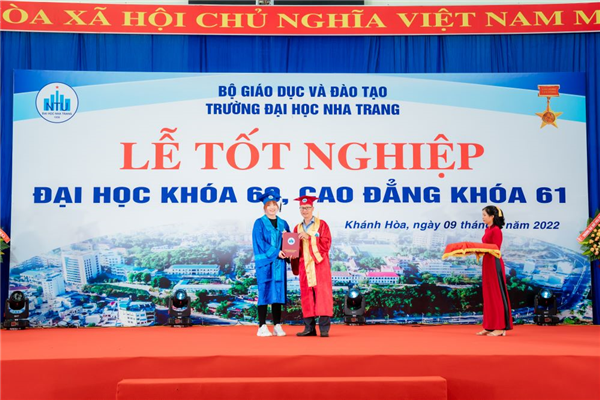 Tổ chức Lễ tốt nghiệp đại học khóa 60, cao đẳng khóa 61