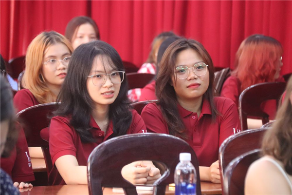 Sinh viên Trường ĐH Nha Trang trao đổi, học tập với đoàn sinh viên Hoa Kỳ