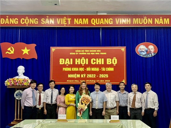 Đảng bộ Trường ĐH Nha Trang tổ chức thành công Đại hội Chi bộ trực thuộc, nhiệm kỳ 2022-2025