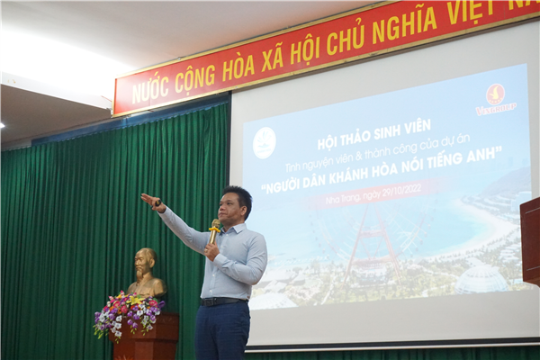 Gần 1000 sinh viên tham dự Hội thảo “Tình nguyện viên và thành công của dự án Người dân Khánh Hoà nói tiếng Anh”