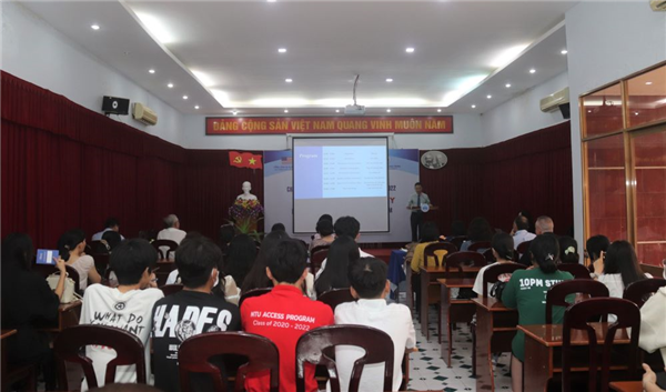 Bế giảng Chương trình tiếng Anh Access khóa 2020 - 2022