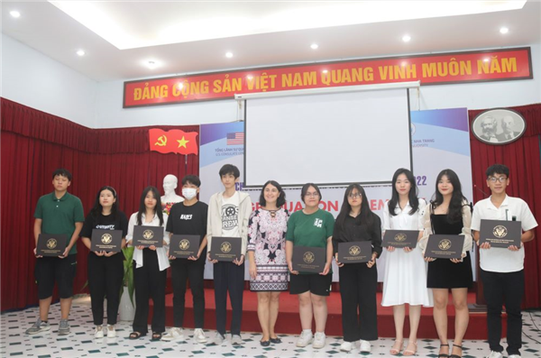 Bế giảng Chương trình tiếng Anh Access khóa 2020 - 2022
