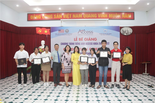 Bế giảng Chương trình tiếng Anh Access khóa 2020 - 2022