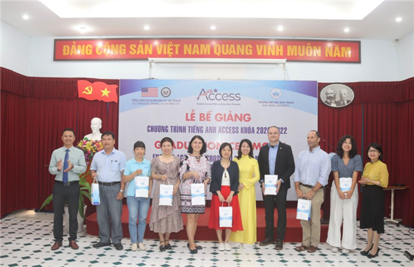 Bế giảng Chương trình tiếng Anh Access khóa 2020 - 2022
