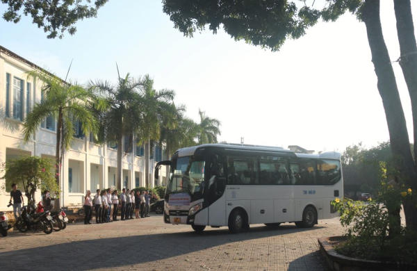 “Chuyến xe 0 đồng” đưa gần 180 sinh viên về quê ăn Tết