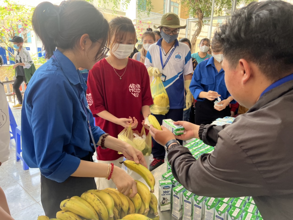 Chương trình Hỗ trợ nâng cao dinh dưỡng trong khẩu phần ăn cho sinh viên nội trú