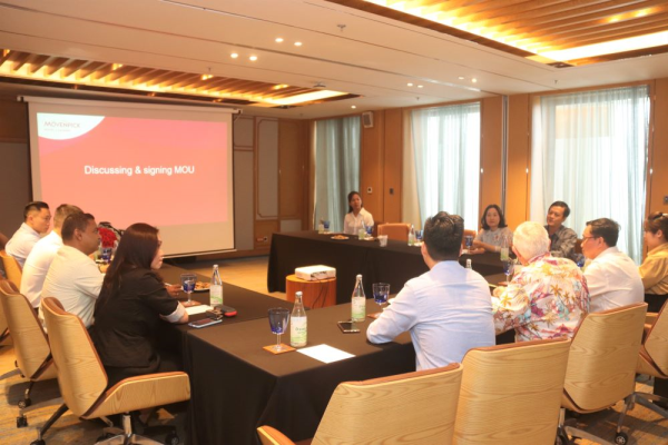 Ký kết hợp tác với Khu nghỉ dưỡng Mövenpick Cam Ranh
