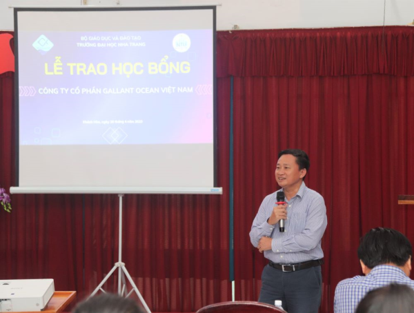06 sinh viên Trường ĐH Nha Trang nhận học bổng từ Công ty CP Gallant Ocean Việt Nam