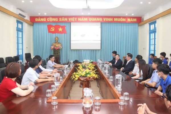 Làm việc với đại diện Công ty TNHH giải pháp kỹ thuật AVnet