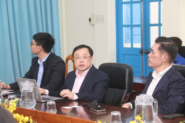 Làm việc với đại diện Công ty TNHH giải pháp kỹ thuật AVnet