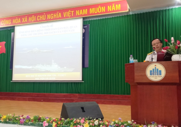 Hơn 100 sinh tham dự buổi tuyên truyền về biển đảo