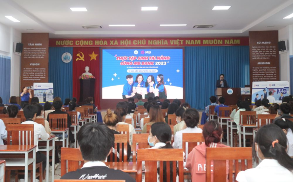 Hơn 200 sinh viên tham gia chương trình “Thực tập sinh tài năng cùng MB Bank”