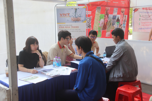 Nhiều cơ hội việc làm hấp dẫn tại Ngày hội Tuyển dụng Việc làm năm 2023
