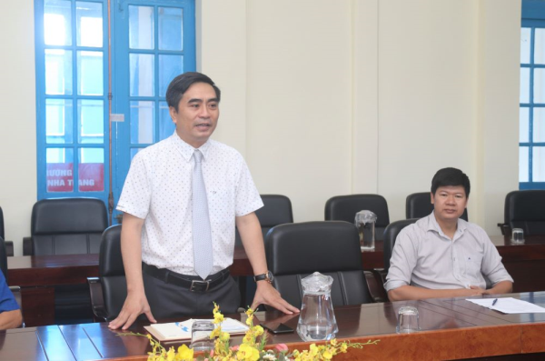 Làm việc với đoàn công tác Sở Giáo dục và Thể thao tỉnh Ắt-ta-pư và tỉnh Chăm-pa-sắc (Lào) và tiếp nhận 13 lưu học sinh Lào