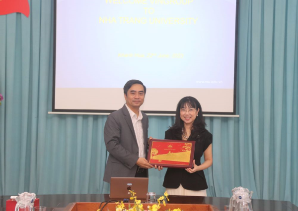 Tiếp đoàn công tác từ Trường ĐH VinUni