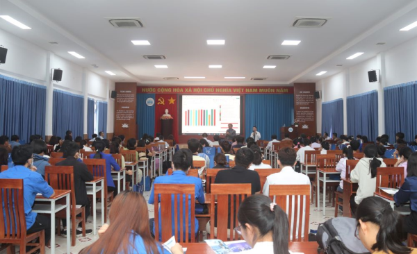 Tiếp đoàn công tác từ Trường ĐH VinUni