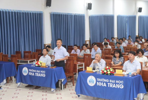 Viên chức, người lao động Trường ĐH Nha Trang tham gia buổi gặp gỡ, đối thoại trực tuyến với Bộ trưởng Bộ Giáo dục và Đào tạo