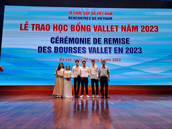 Sinh viên Trường ĐH Nha Trang vinh dự nhận học bổng Vallet năm 2023