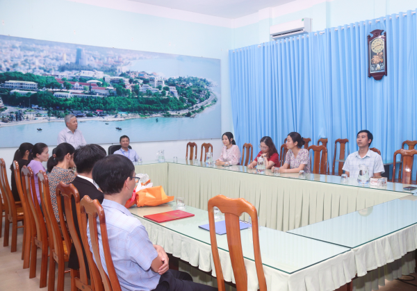 Trao quyết định điều chuyển và bổ nhiệm Trưởng phòng Phòng Hợp tác Quốc tế