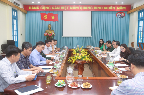 Thứ trưởng Bộ GD&ĐT Nguyễn Văn Phúc làm việc với Trường ĐH Nha Trang
