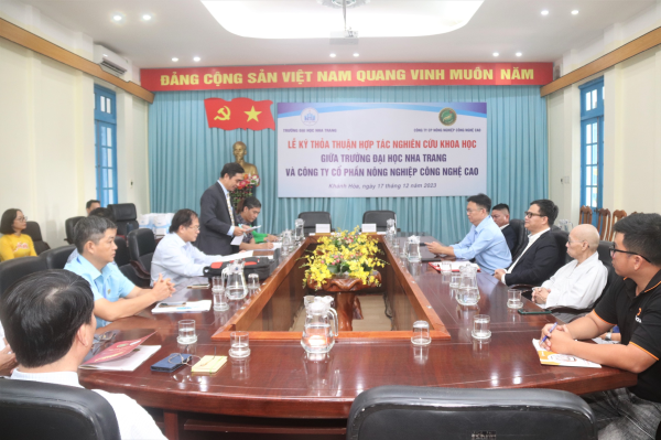 Trường ĐH Nha Trang ký kết hợp tác với Công ty Cổ phần Nông nghiệp Công nghệ cao về nghiên cứu khoa học