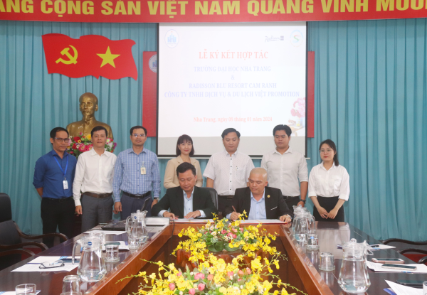 Ký kết hợp tác với Công ty TNHH Dịch vụ và Du lịch Việt Promotion và Khu nghỉ dưỡng Radisson Blue Resort Cam Ranh 