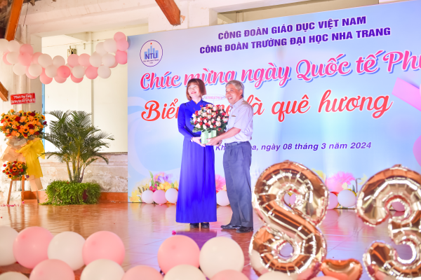 Trường ĐH Nha Trang tổ chức chương trình “Biển – Mẹ là quê hương” nhân dịp 8/3