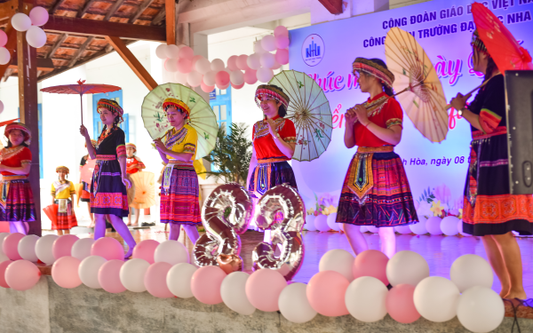 Trường ĐH Nha Trang tổ chức chương trình “Biển – Mẹ là quê hương” nhân dịp 8/3